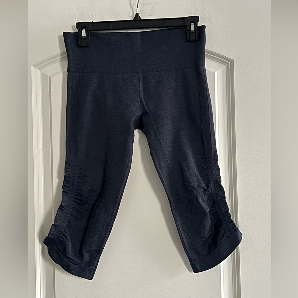Lululemon Navy Cropped Leggings